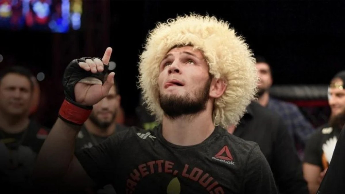 Why was khabib removed from plane